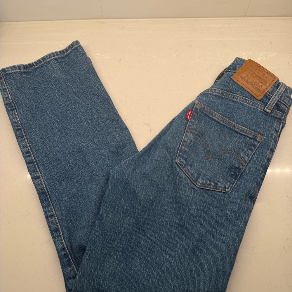Levi's Classic Women’s Blue Straight Jeans